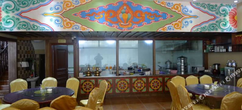 青海湖莫热林卡酒店(二郎剑景区店)图片