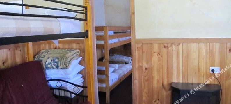 雪松山林小屋(Cedar Lodge Cabins)图片