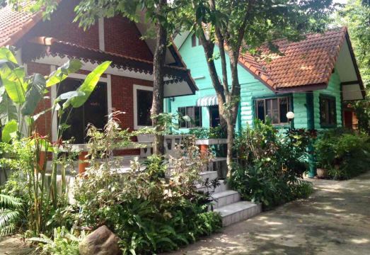 Aunrak ResortHotel Overview