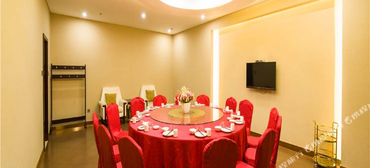 围场乾悦假日酒店(政府店)图片