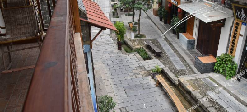 张家界溪布街陆号客栈图片