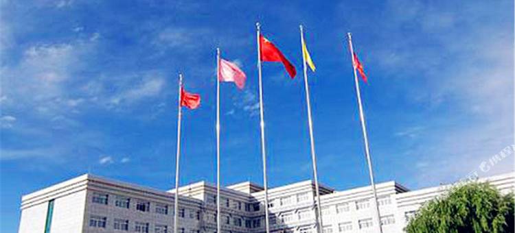 山南雅砻河酒店图片