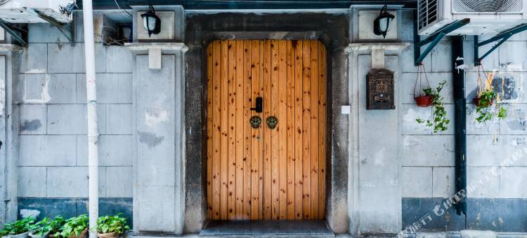 骐寓民宿(上海茂名北路店)图片