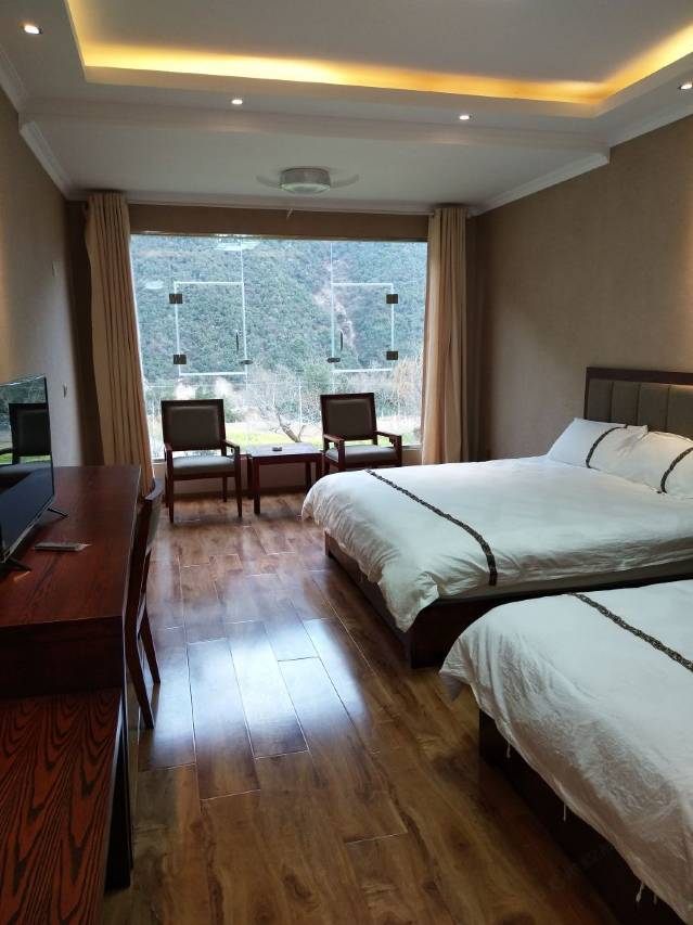 海螺沟木子易家院