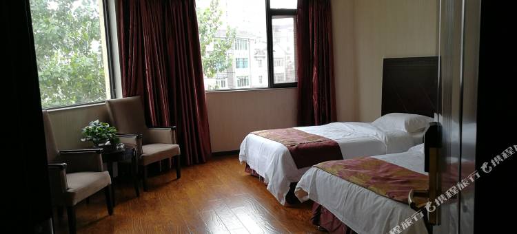 西昌小丁商务酒店(邛海17度火把广场店)图片