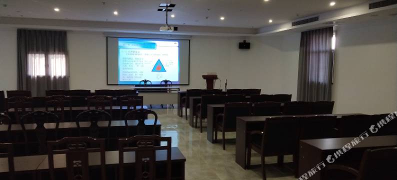 邳州康乐木棉湾酒店(青年东路宏大财富中心店)图片