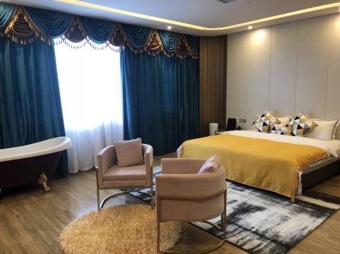 成都新都首座酒店(石油大学地铁站)