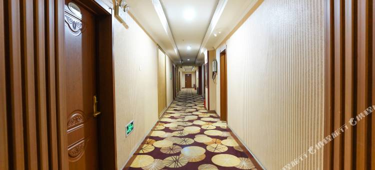 富强商务酒店(海城站前街店)图片