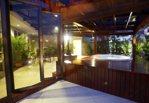 Country Hotel Hotel Overview