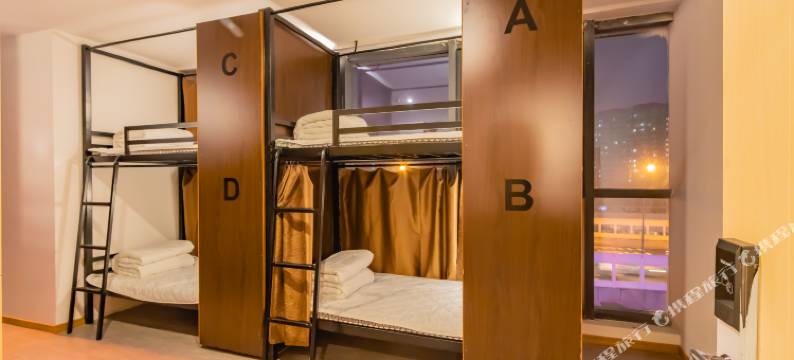 星城空禅精品社交青年旅社(杭州婺江路地铁站店)图片