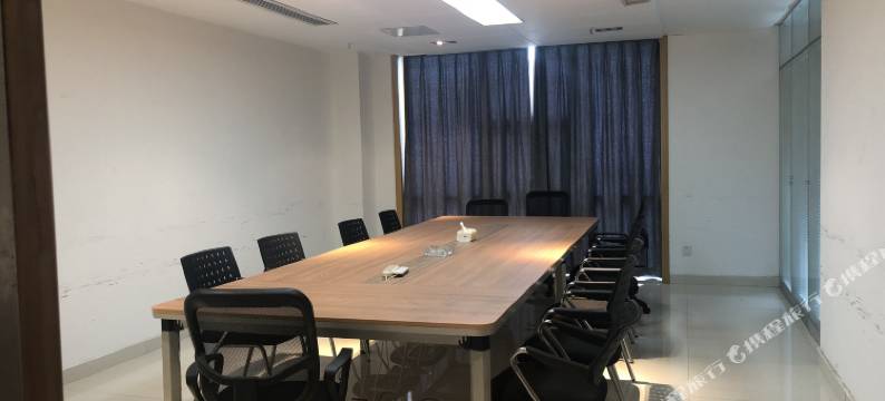 雲逸城市民宿(桐庐中心广场店)图片