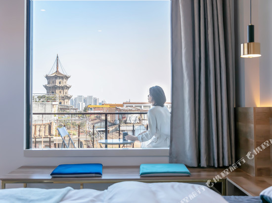 SlowHouse 吾问东西民宿(西街开元寺店)