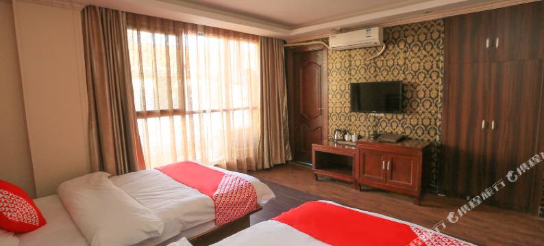 OYO昆明鸿锦大酒店图片