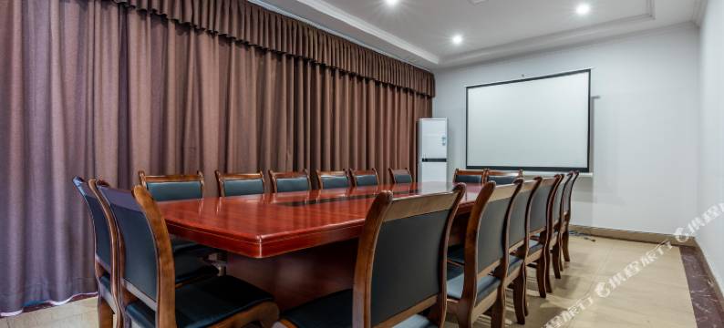 庆泰金贸酒店(重庆西站二郎地铁站店)图片