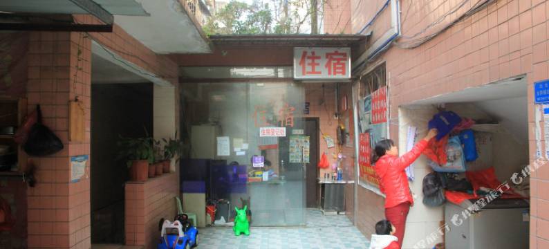 广州港龙住宿(龙归地铁站店)图片