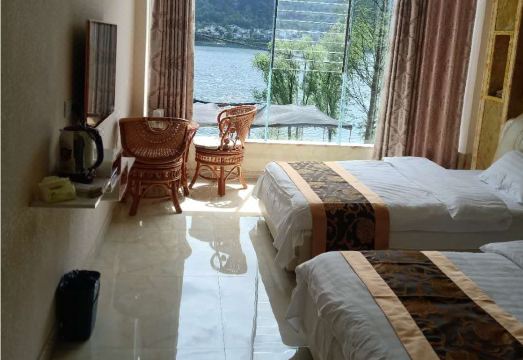 Royal Phoenix Hotel Hotel Overview