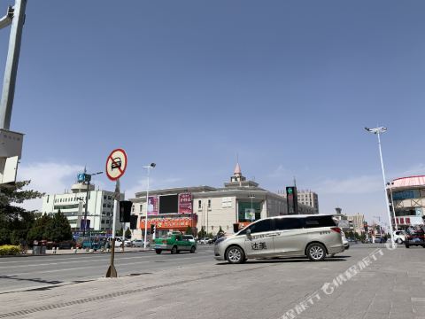 您的位置: 首页 酒店预订 阿拉善酒店 > 阿拉善左旗金驼商务宾馆