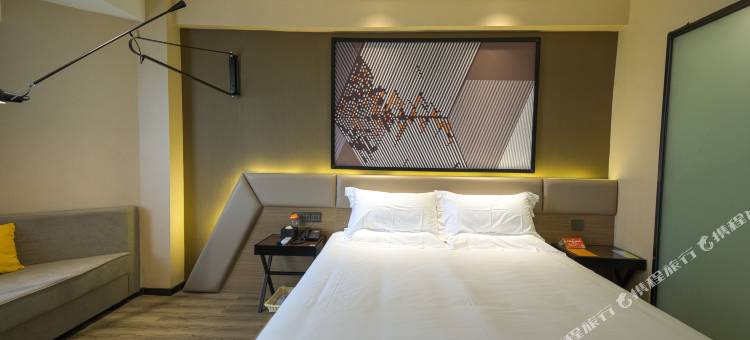 IU酒店(北海老街海底世界店)图片