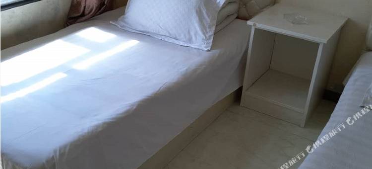 饶河利鸿时尚宾馆图片