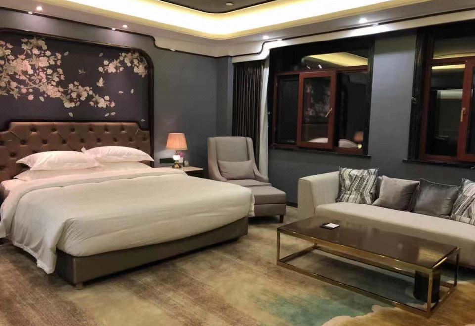 Lihu Hotel Hotel Overview