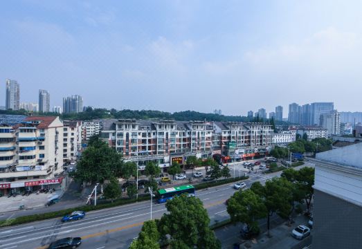 JI Hotel (Zhenjiang Zhufang Road) Hotel Overview
