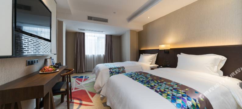 潮漫酒店(广州火车东站地铁站店)图片