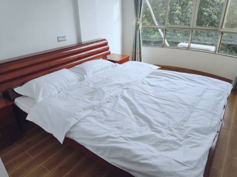 骑迹古镇公寓(东方街分店)