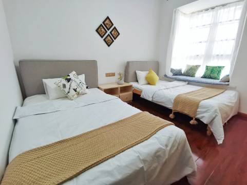 树苗茜茜公寓(龙洞巷分店)