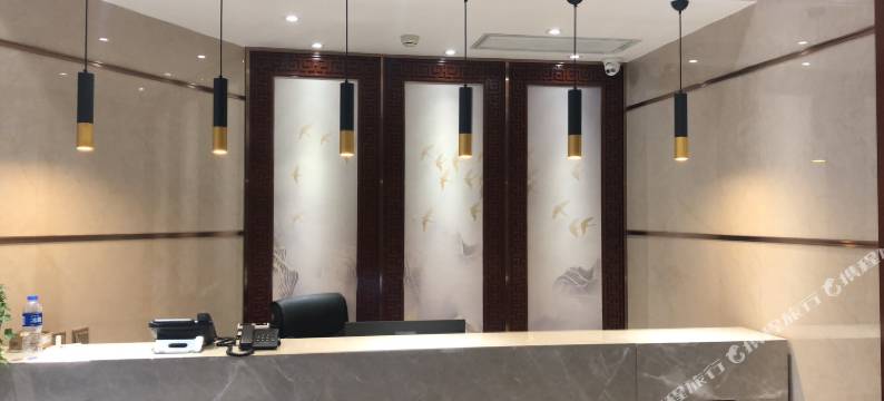双和盛泰商务宾馆(哈西万达广场高铁站店)图片