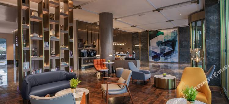 宜尚PLUS酒店(武汉东湖学院大花岭地铁站店)图片