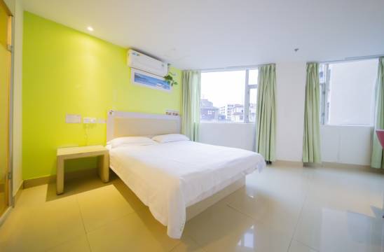 易佰连锁旅店(福清成龙步行街店)