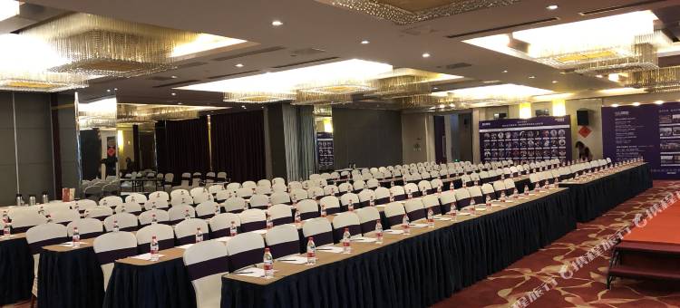 扬州东关街凯莎华美达广场酒店图片