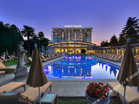 总统温泉酒店
