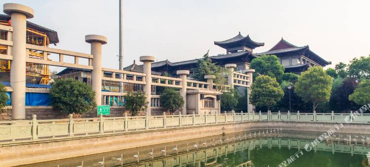 梁山水浒大酒店图片