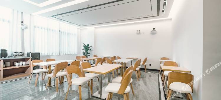 镇江柒月酒店(镇江站万达广场店)图片
