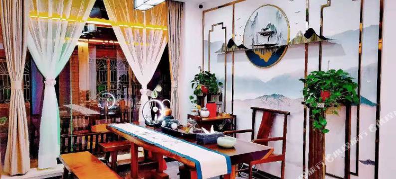 涵栅雅居酒店(桂林两江四湖象山公园店)图片