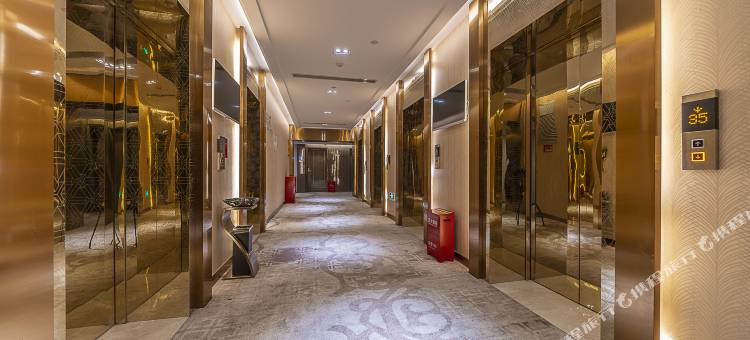 重庆解放碑丽呈睿轩酒店图片