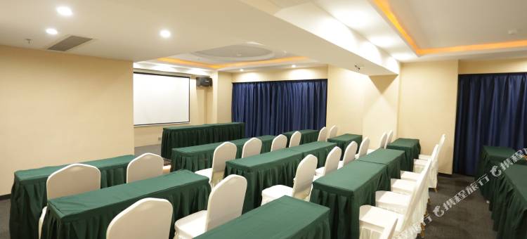 维多莉亚酒店(园洲信鸿广场店)图片