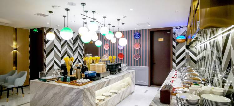 锦江白玉兰酒店(贵阳喷水池地铁站太平路网红街店)图片