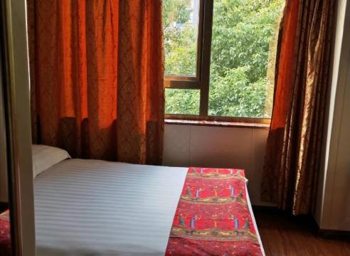 南京沃鹏宾馆(马群地铁站店)