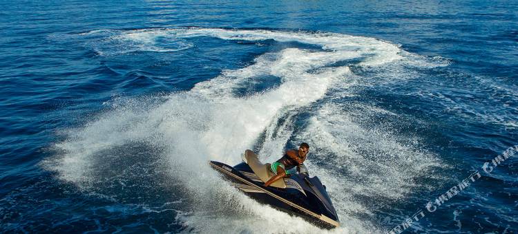马尔代夫库鲁巴酒店(Kurumba Maldives)图片