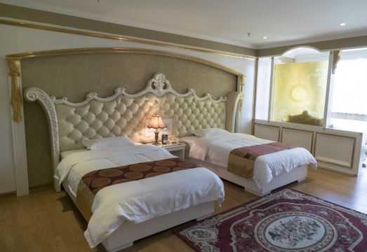 Oriental Crown Holiday HotelHotel Overview