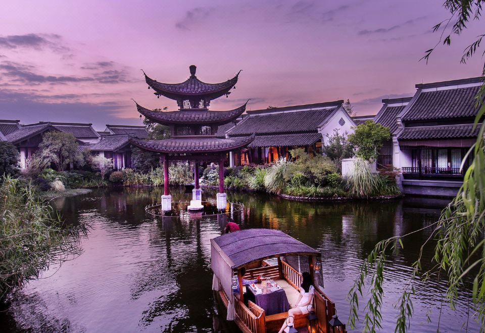 Banyan Tree HangzhouHotel Overview