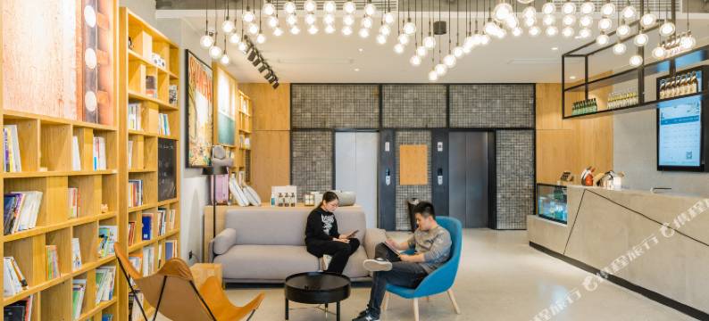 上海虹桥北新泾地铁站亚朵酒店图片