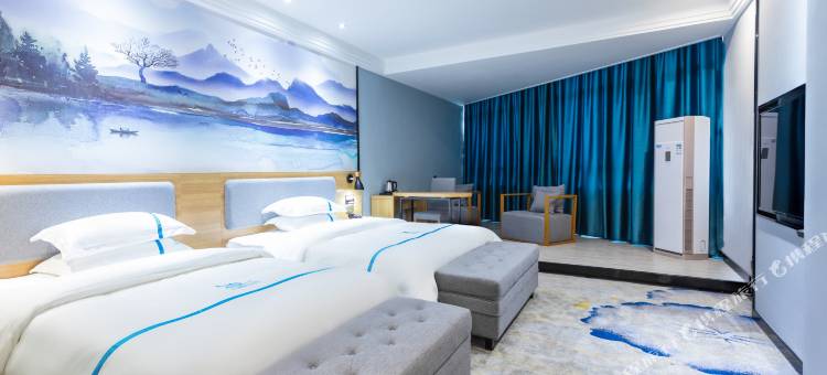 兰丽百合酒店(阳春中心广场店)图片