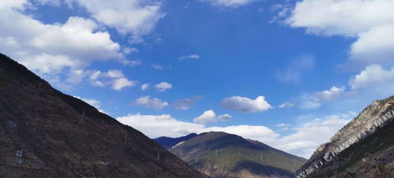 云墨藝術酒店(香格里拉镇稻城亚丁景区店)图片