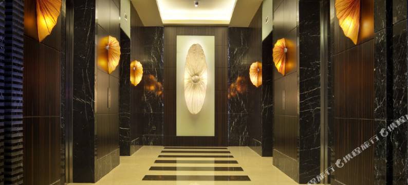 平行世界海景酒店(烟台南大街万达公寓店)图片