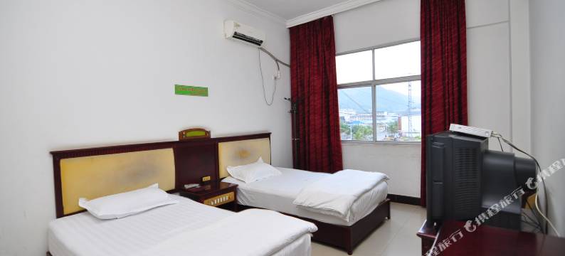 新平嘎洒精工大酒店图片