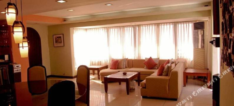 拉尔夫安东尼套房酒店(Ralph Anthony Suites)图片