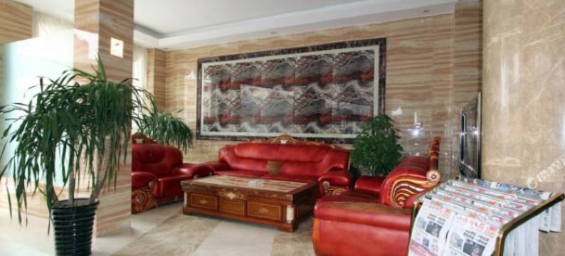 玉湖大厦(格尔木八一路地下商业街昆仑公园店)图片